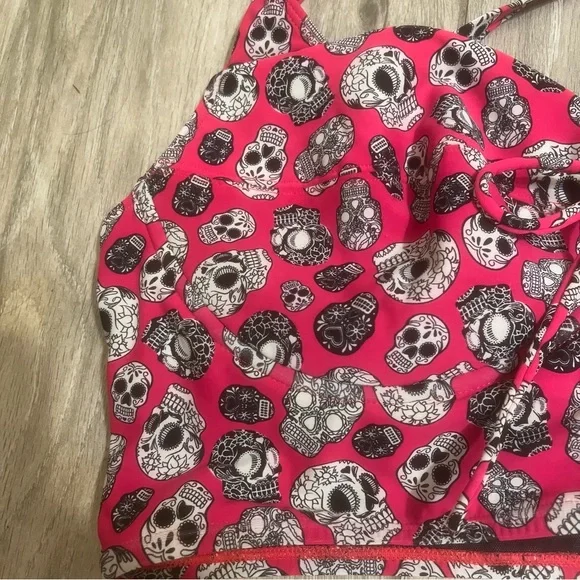 Torrid Skull Print Bikini Swim Top Red Black White Strappy Size 2X - Picture 6 of 10
